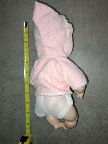 Vintage Doll 1960s Eegee Co. #12 Newborn Baby Girl Doll Drinks and Wets - Picture 6 of 13