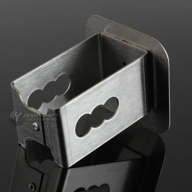 Enchufe de cubierta de enganche de acero inoxidable Fleur-de-Lis para receptor de remolque de 2" para Chevy Corvette C6 Foto 4 de 4