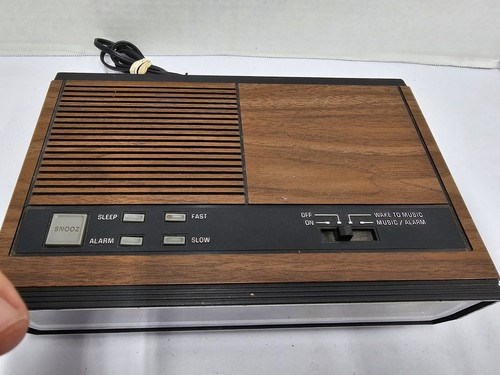 Orologio Elettrico Vintage GE Generale Radio Elettronico Digitale Modello 7-4635A, FUNZIONANTE! - Foto 3 di 9