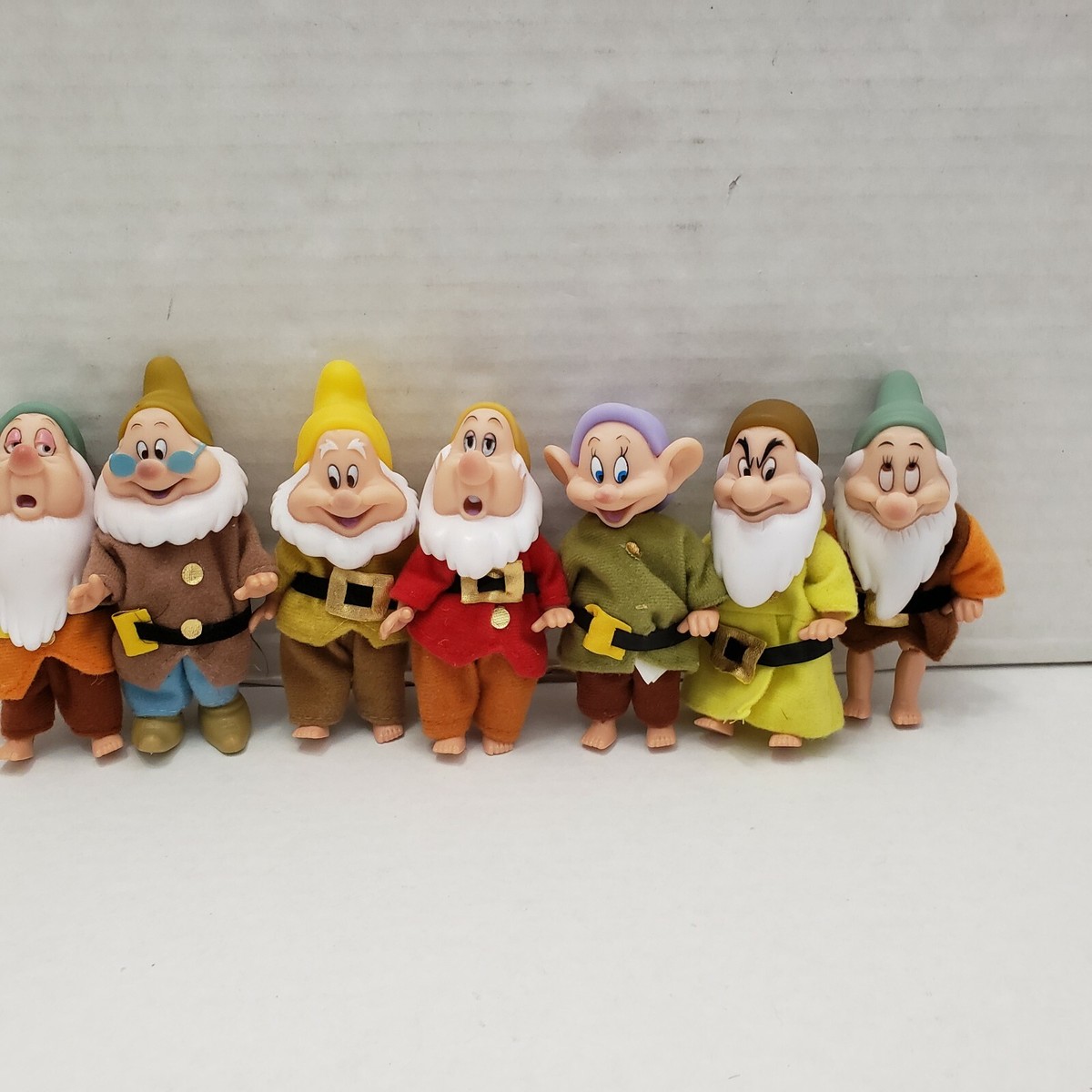 Disney Simba Toys Snow White & 7 Seven Dwarfs Figure Dopey Bashful