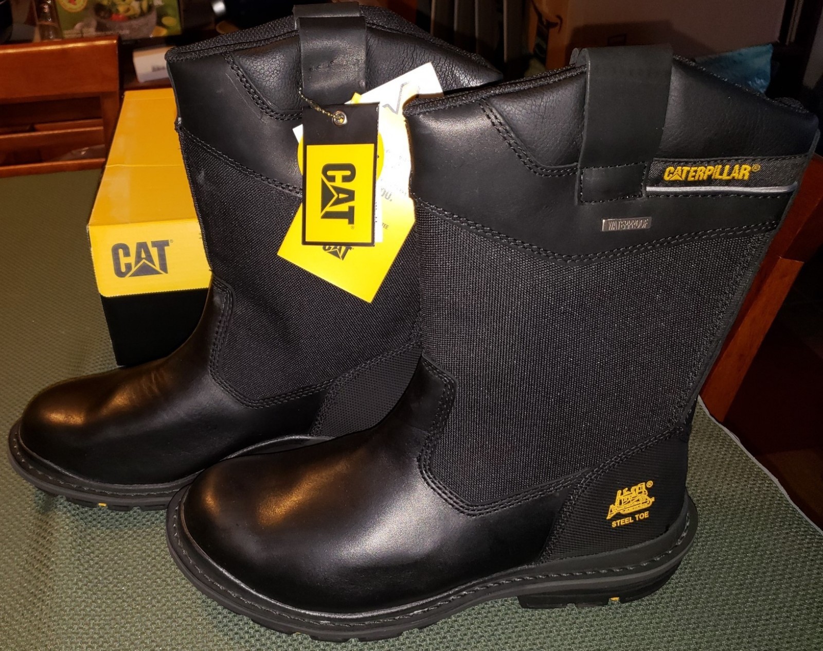 caterpillar grist work boots