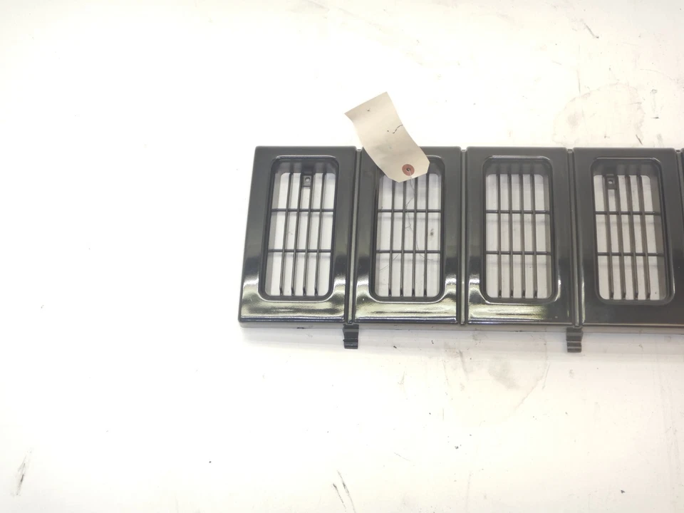 Parrilla delantera negra Crown para Jeep Grand Cherokee ZJ 93-95 5DF54MX8 Foto 3 de 4