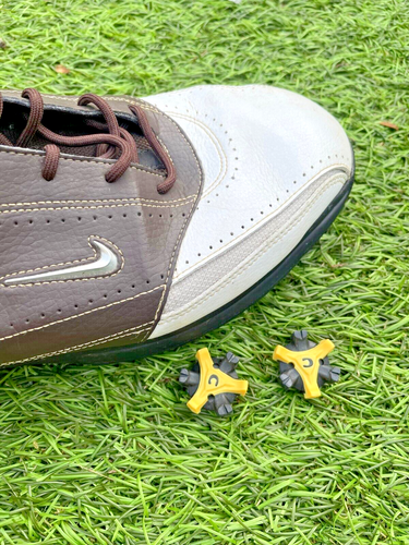 14 x Picos de repuesto para zapatos de golf Nike Tachuelas triangulares Tri-Lok + HERRAMIENTA - Imagen 9 de 17