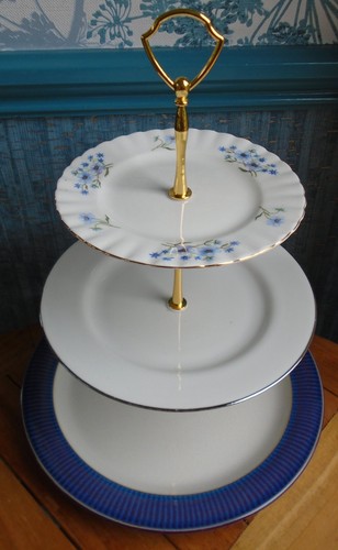 3 tier XL cake stand Made from blue & white plates with blue florals SET A2 - Picture 5 of 5