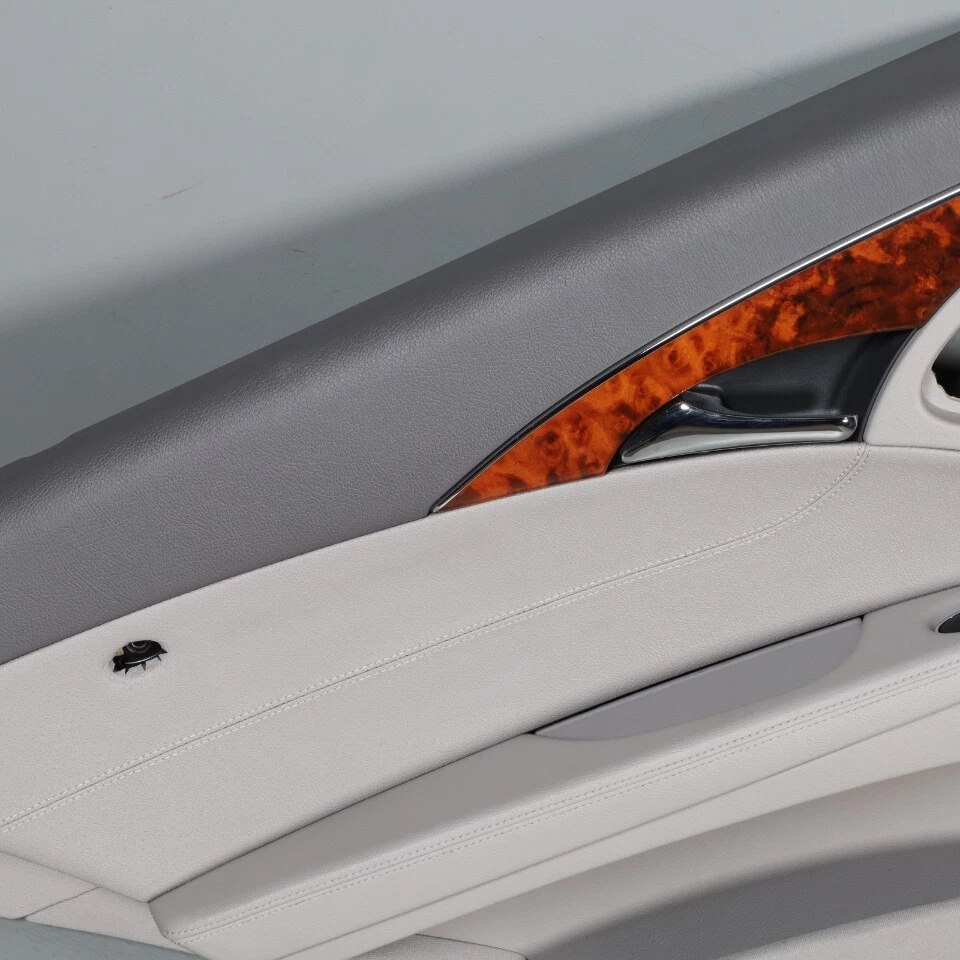 2003-2006 Mercedes W211 E-Class Left Rear Door Panel 2117303762 OEM Used - Imagem 3 de 4