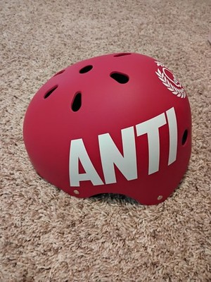 SKATE/ ROLLERBLADE HELMET ANTI FASHION Size Small W Box Great Condition
