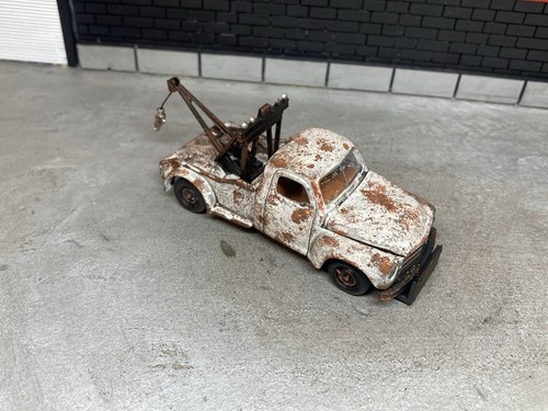 1949 Studebaker Tow Truck Rusty Weathered Custom 1/64 Diecast Barn Find Wrecker - Picture 7 of 15