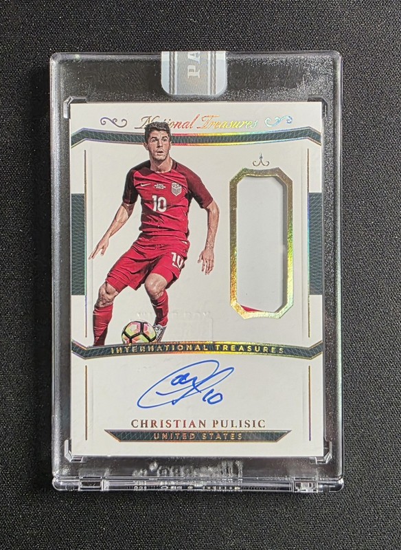 2018 National Treasures Christian Pulisic Match Worn Patch On Card Auto USA 1/1