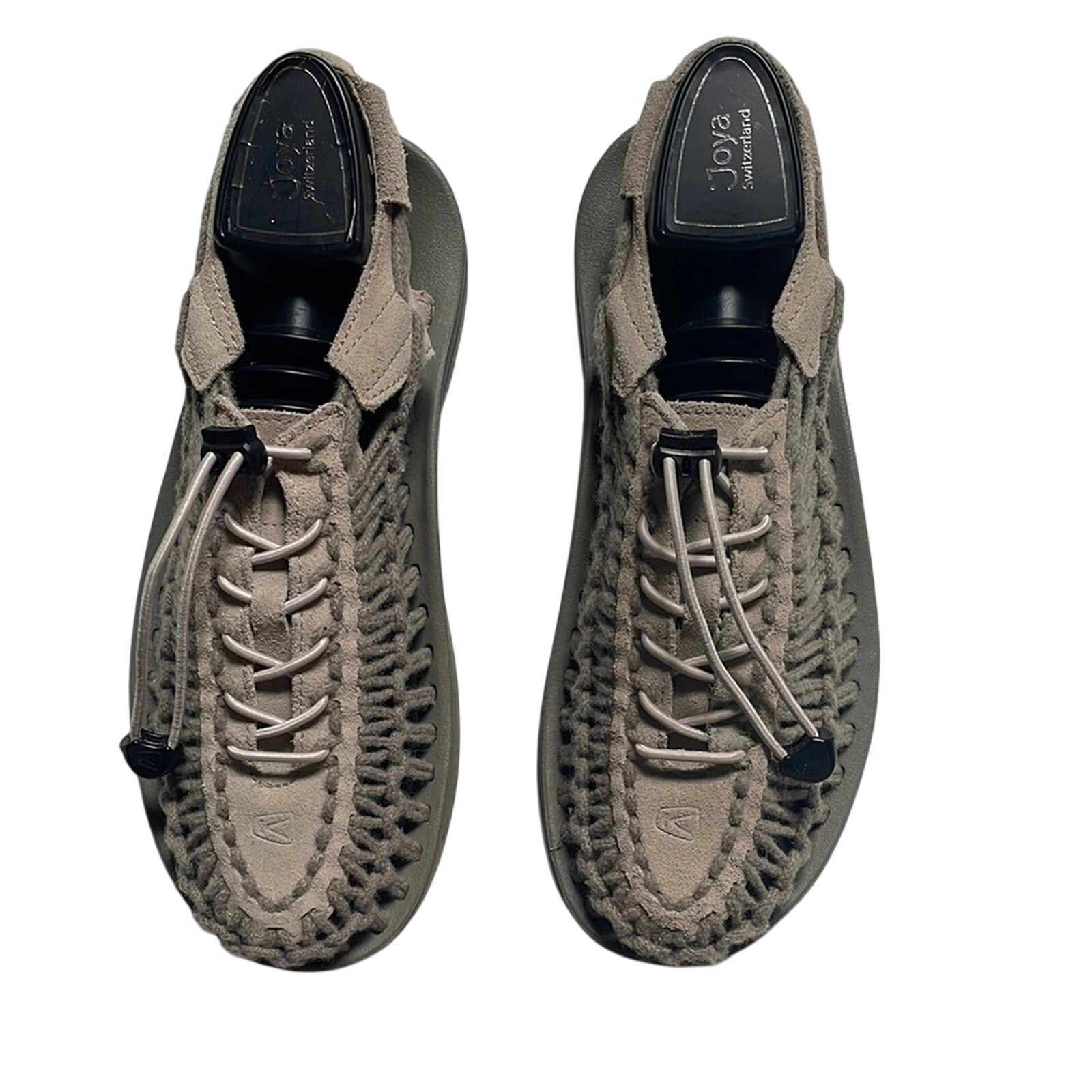 Sandali Keen unici di design in pelle scamosciata intrecciata. 8 5