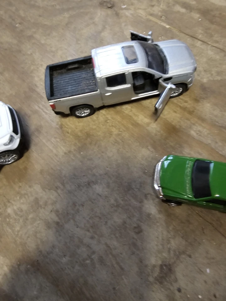 Lot of 15 ERTL John Deere And Ford farm equipment diecast toys & Other Brands - Image 3 of 4