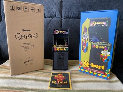 NEW WAVE TOYS QBERT REPLICADE Video Game Arcade Cabinet 1/6 Scale *RARE/OOP*