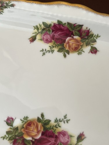 Royal Albert Old Country Roses Sandwich Tray - Picture 7 of 10