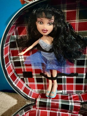 Vtg Pretty&Punk CASEw/JADE BRATZ DOLL First Ed. In CLOE Formal DRESS EUC 2001