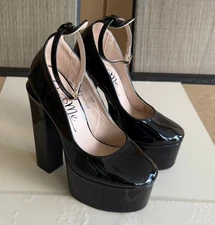 SO ME WOMEN'S SHOES. SIZE: 5.5 BLACK PATENT LEATHER HIGH BLOCK HEELS ANKLE STRAP