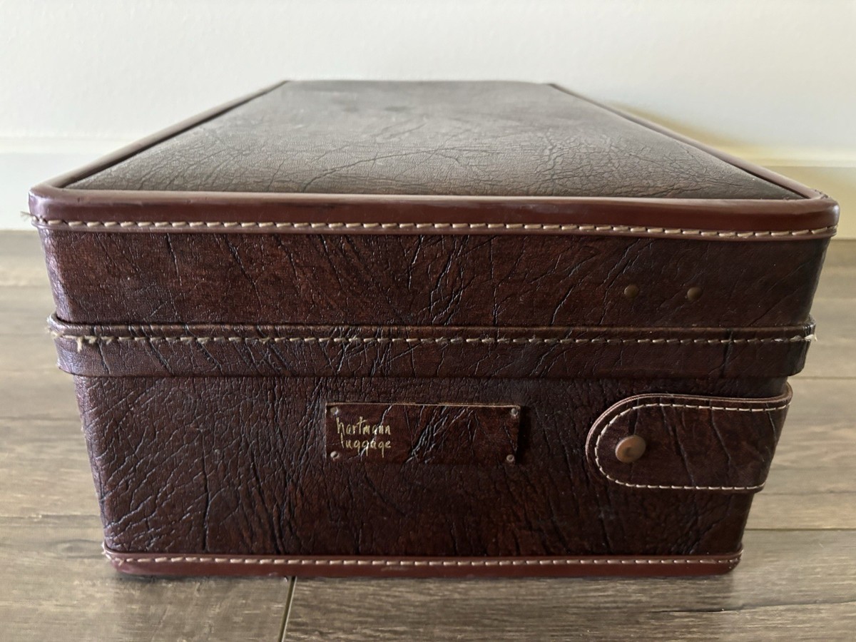 hartmann luggage ヴィンテージ　本革　トランク VINTAGE HARTMANN LUGGAGE LEATHER SUITCASES, SET OF TWO sold
