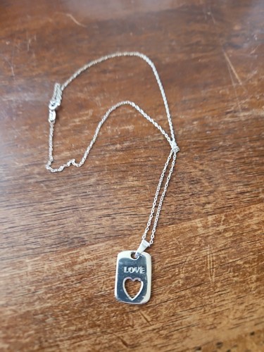 925 Sterling Silver Beautiful Small Heart Pendant Made In Italy - Picture 2 of 13