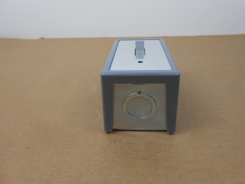 NEW SQUARE D 2510FG1 FHP MANUAL MOTOR STARTER NEMA 1 277VAC 1 POLE (100+ AVAIL) - Picture 4 of 7