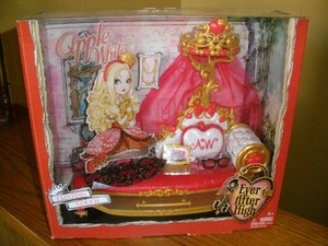 apple white fainting couch