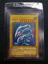 Yu-Gi-Oh Blue Eyes White Dragon. RARE Collector's card. SDK-001.