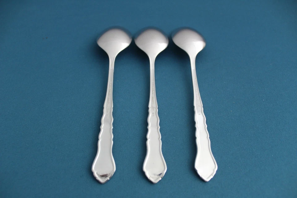 3 cucharaditas International Lyon AMERICANA 18/8 Corea 6 1/8" Foto 4 de 4