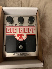 Electro Harmonix Big Muff Pi Distortion Pedal