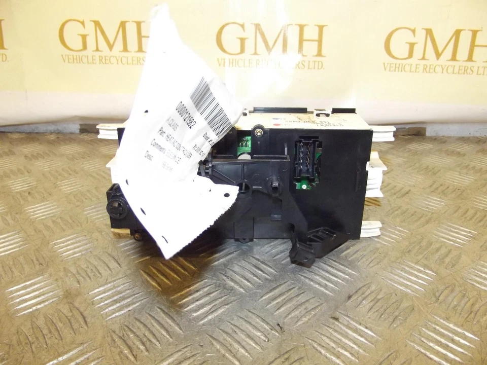 Unidad de control de clima de calefacción de aire acondicionado Mercedes Clase A A160 con CA Q1500501 96-05B Foto 2 de 4