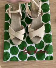 Boden NEW Beige Suede Ladies Wedge style Espadrille Sandals Size 4 