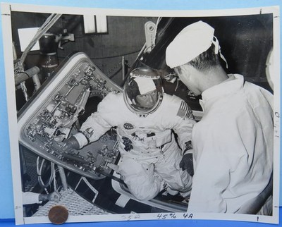 NASA PRESS PHOTO vtg Apollo 7 Escape and Egress Training / B&W