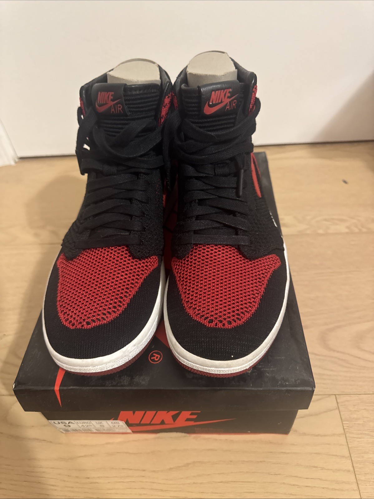 Air Jordan 1 Retro OG Flyknit High Top Bred Size 9 (919704-001)