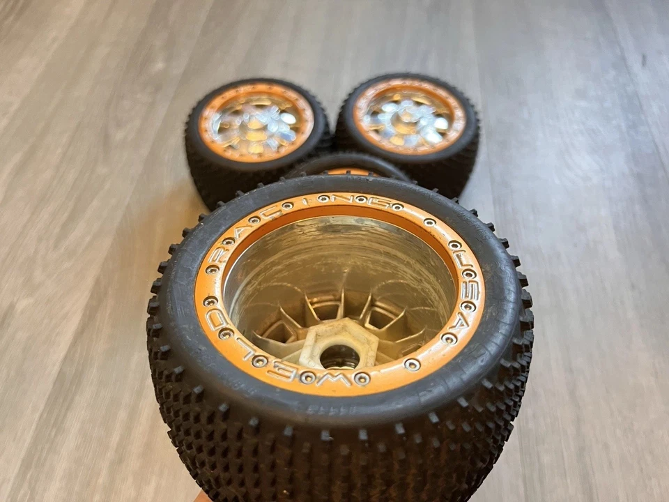 (4) Pro-Line Weld Commando Beadlock-Silver 40 series Chrome Wheel 2680-02 23mm - Image 4 of 4