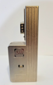 Allen-Bradley 2090-K6CK Industrial Interface Module Metal Housing Used