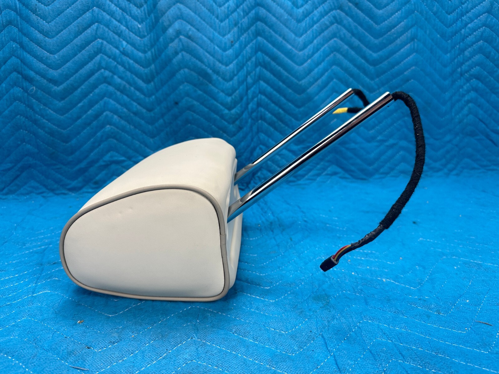 Bentley Flying Spur Front Driver's Seat Headrest w/ Display Ivory 2008-2012 OEM