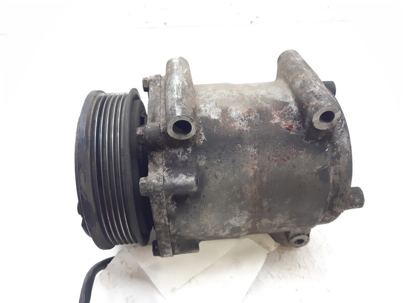 8V5119D629DF compresor del aire acondicionado para FORD FIESTA (CB1) 6324794