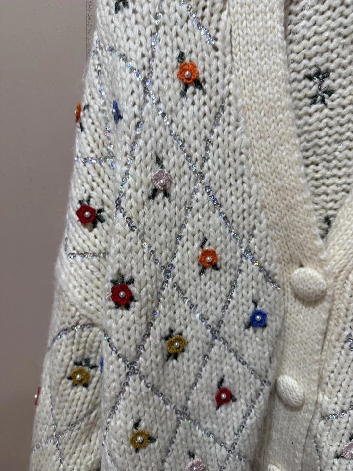 Suéter Zara Mujer Pequeño Crema Floral Bordado Cárdigan Grueso Tejido Lúrex Foto 3 de 4