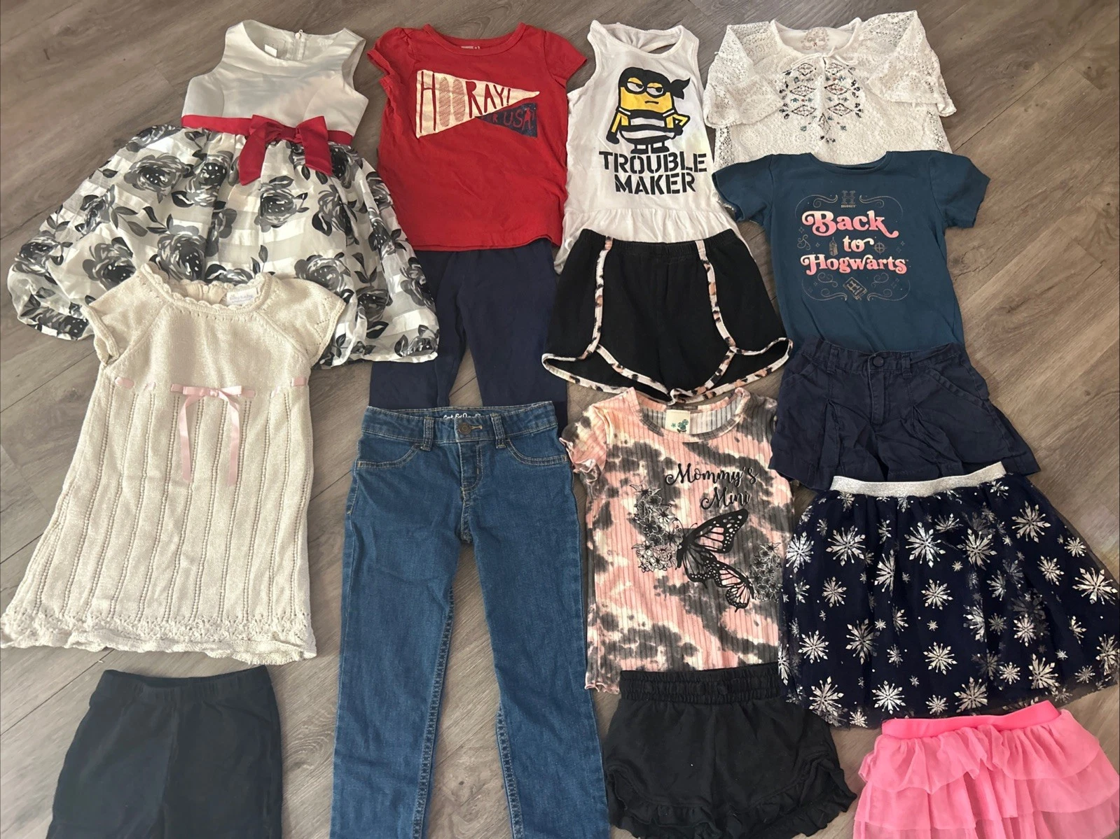 Girls size 4 Clothing Lot, 15 Items, Harry Potter, Pony Tails, Formal Dress
Opens in a new window or