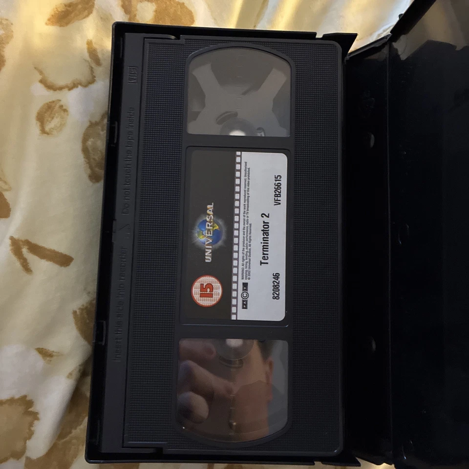 Terminator 2 Judgment Day UK PAL VHS VIDEO 2003 Schwarzenegger + Making Of  - Image 4 of 4