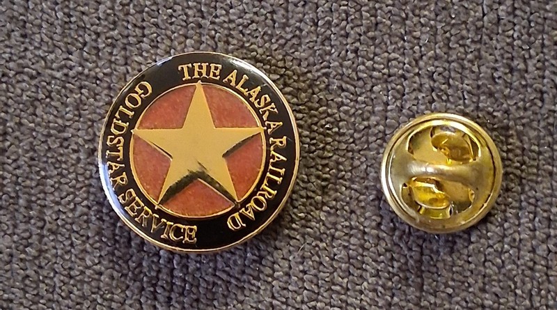 THE ALASKA RAILROAD, GOLDSTAR SERVICE Enamel Pin/Pinback