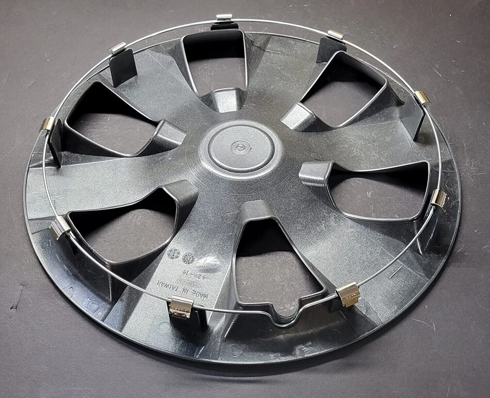 New Wheel Covers Hubcaps Fits 2007-2011 Toyota Camry 16" Silver Set of 4 Foto 4 de 4