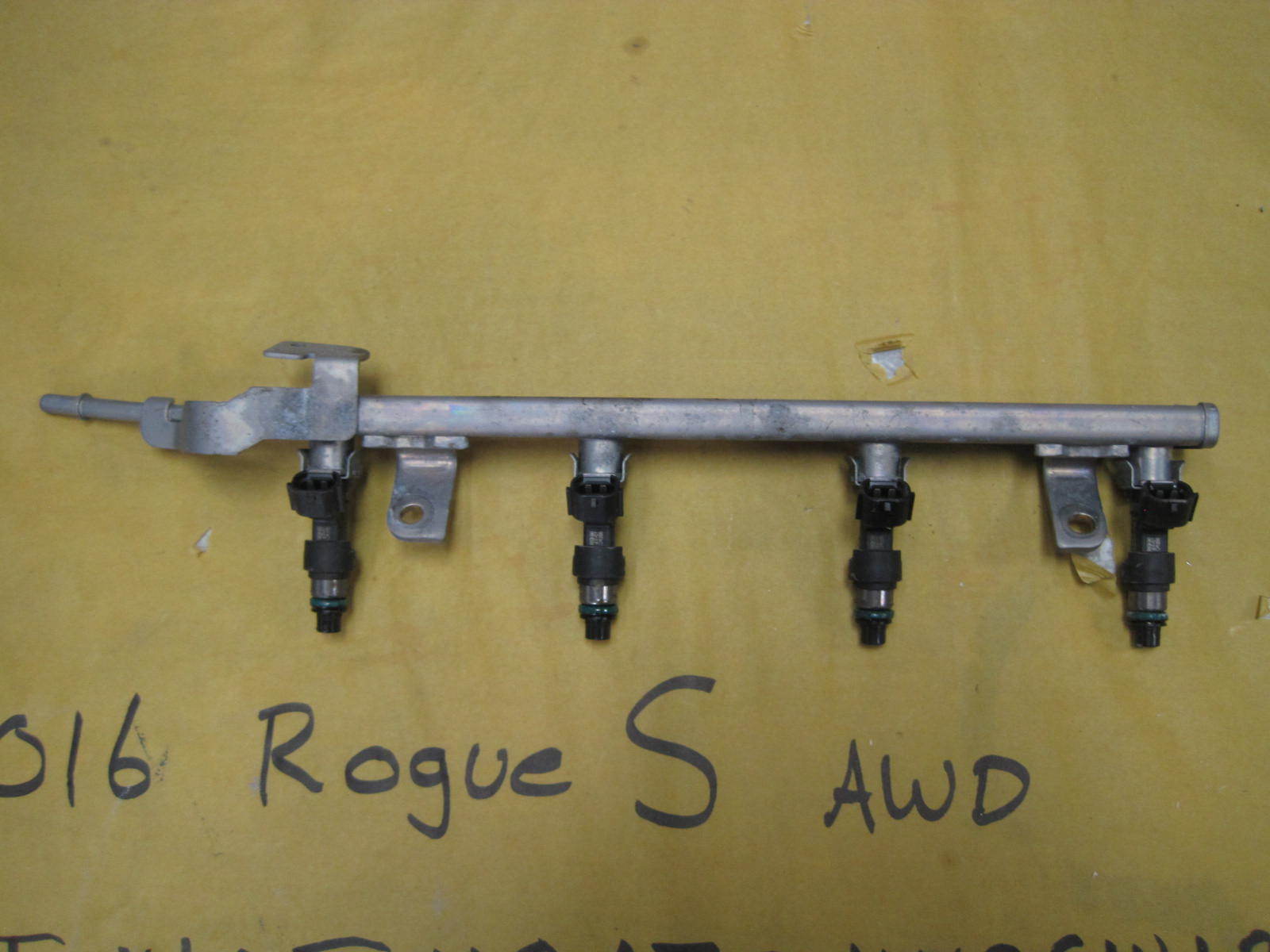 NISSAN ROGUE fuel injector rail 2.5 505 6407 2016 2015 2017 AWD S 2014