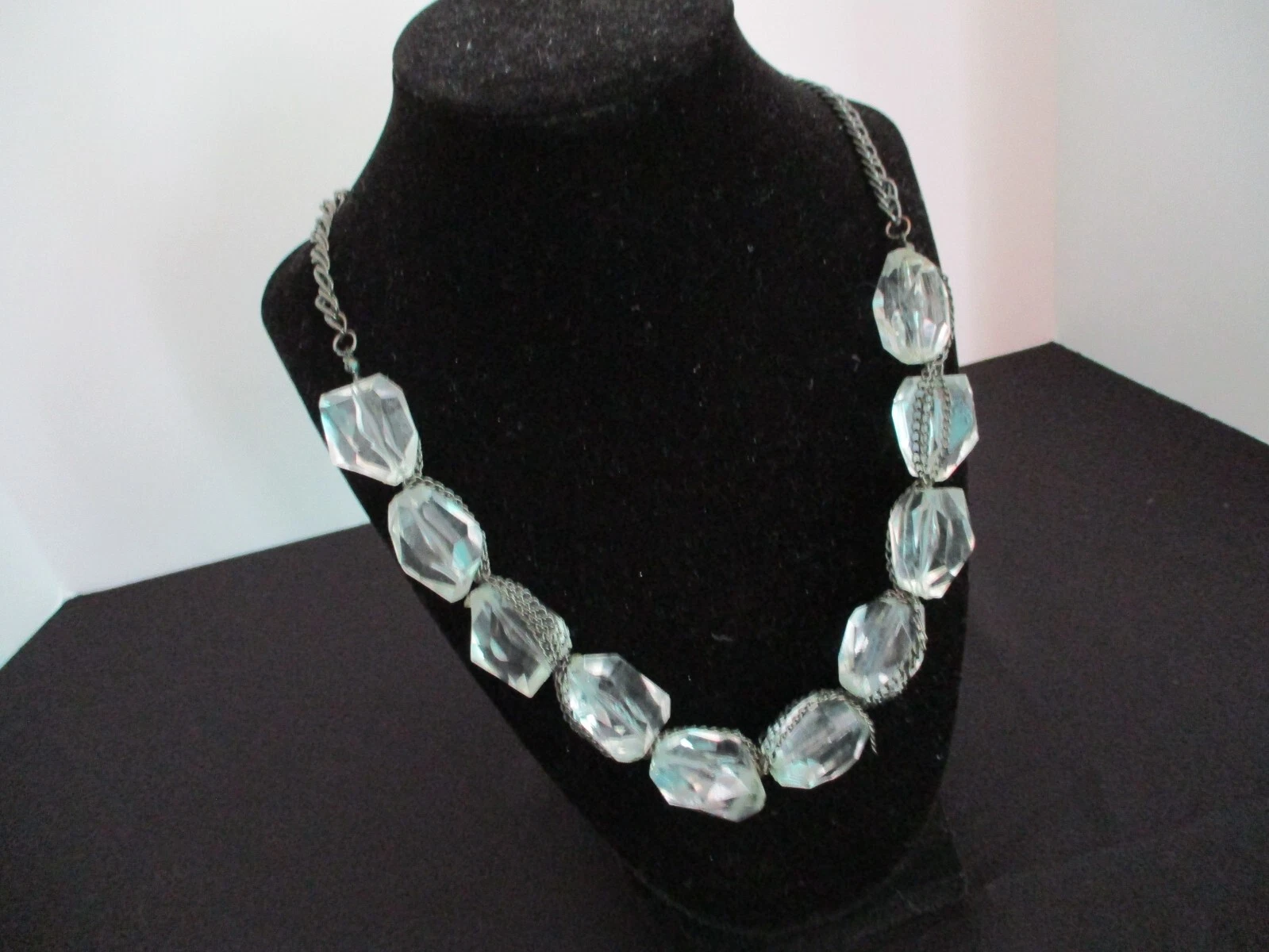 VETEMENTS Chunky Clear Bead Necklace