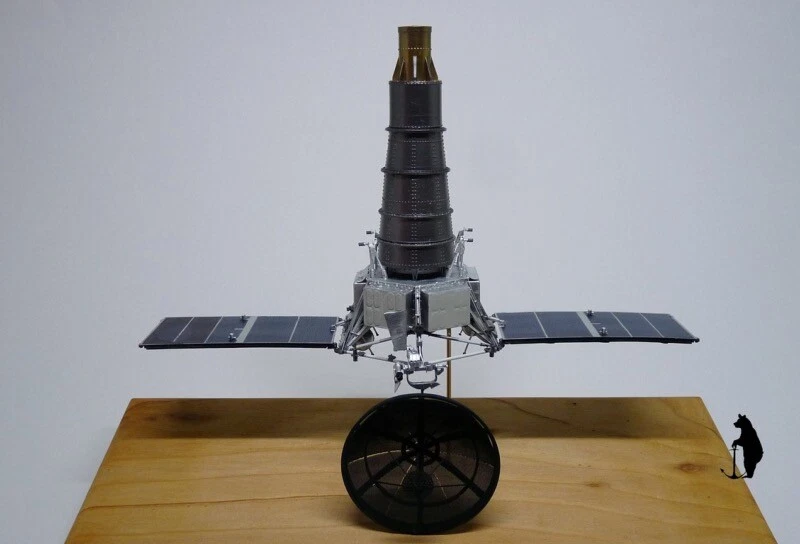 L'Arsenal Models 1/24 NASA-JPL 1965 RANGER 8 LUNAR PROBE 3D Printed & PE Model - Image 2 of 4