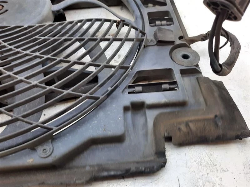 Conjunto de ventilador de motor de ventilador de radiador compatible con 99-03 BMW 540i 64546921946 Foto 4 de 4