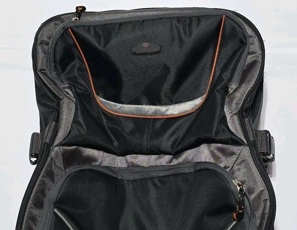 Ricardo Beverly Hills 滚动行李箱旅行行李箱 31" X 19" 11 磅 — 第 4/4 张图片