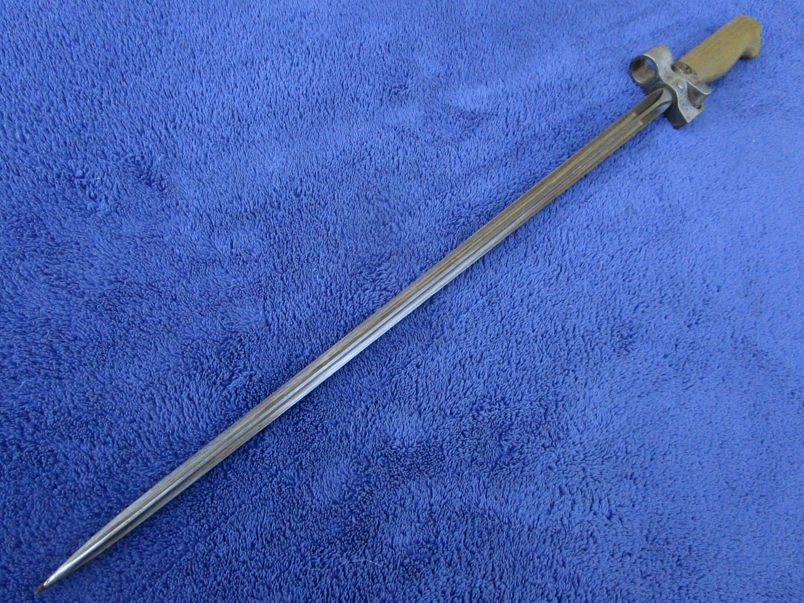 ORIGINAL  ANTIQUE M1886/93 FRENCH LEBEL "ROSALIE" SHORTENED BAYONET AND SCABBARD