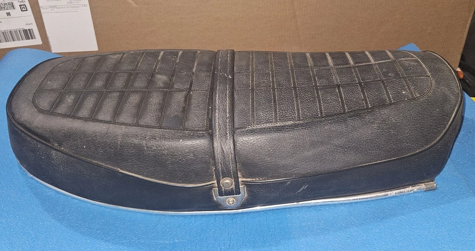 Honda CB 750 1972-1976 asiento CB 750 asiento fabricante original Foto 2 de 4