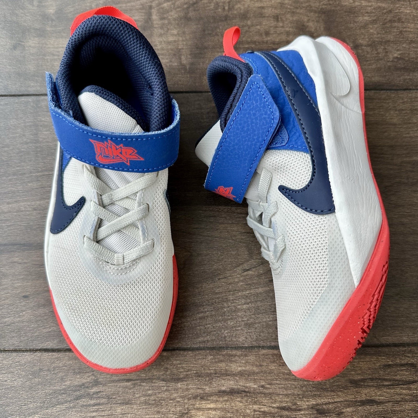 Nike Team Hustle D 10 FlyEase Kids Basketball Sneakers - Lit
