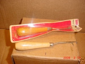 Rug Hook  2 Rug Hooks   Hero Rug Hook