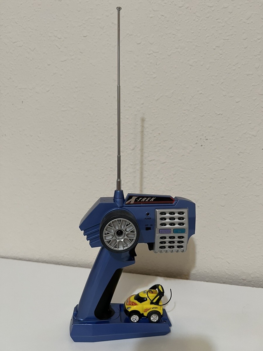 SILVERLIT X-TREK RC REMOTE CONTROL 49MHZ WITH MICRO RACE CAR. | eBay