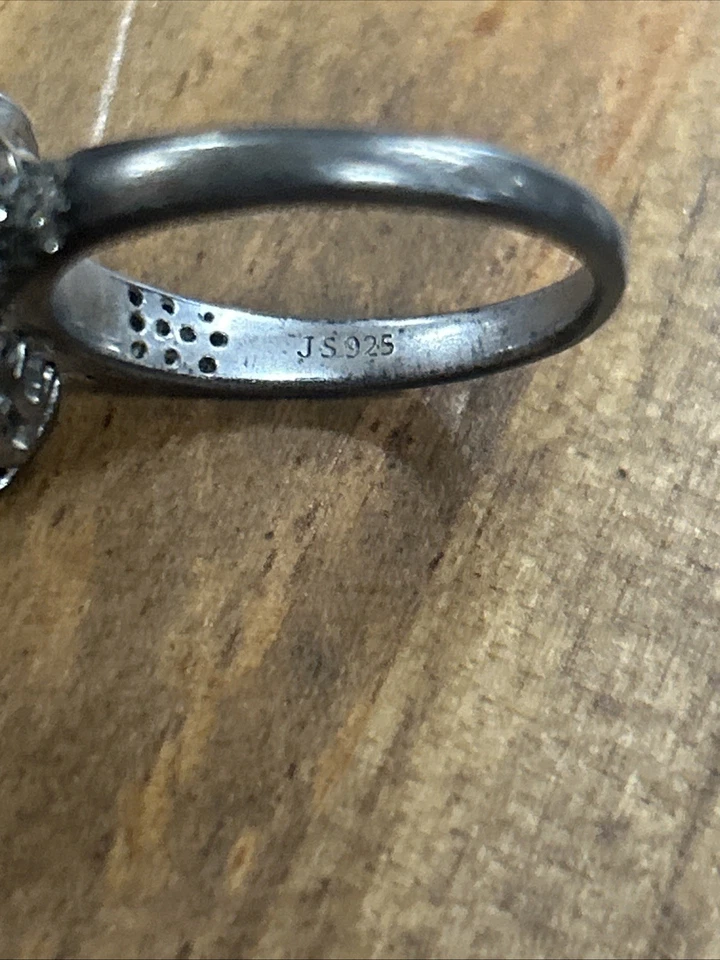 Elegante Anillo JS Affinity Rosa Texturizada Diamante .50 TCW Talla 8 6.09 Gramos Foto 3 de 4