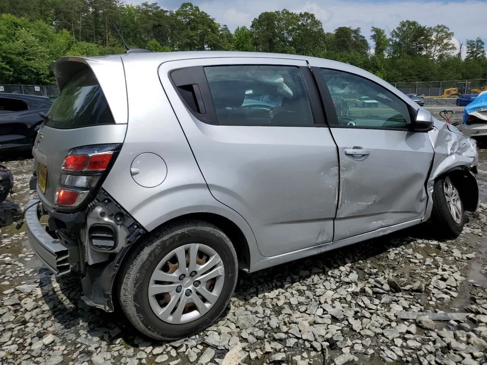 2020 雪佛兰 Sonic 二手 Trunk Hatchback 5S1 4DR HTBK SLV 仅本地拾音器 — 第 4/4 张图片